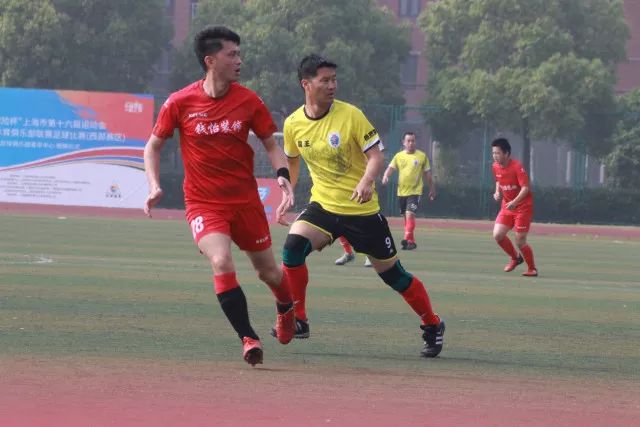 巴萨计划明夏签下哲凯赖什 作为莱万的理想接班人